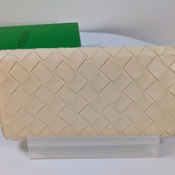 Bottega Veneta Cream Leather Intrecciato Knot Closure Flap Wallet - Picture 6 of 14